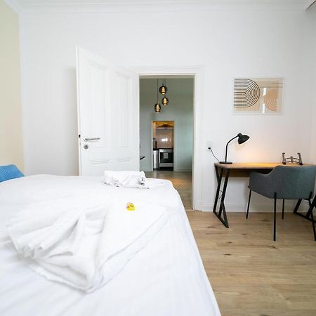 Favorite Stays - Suite And More - Kitchen นอยส์ ภายนอก รูปภาพ
