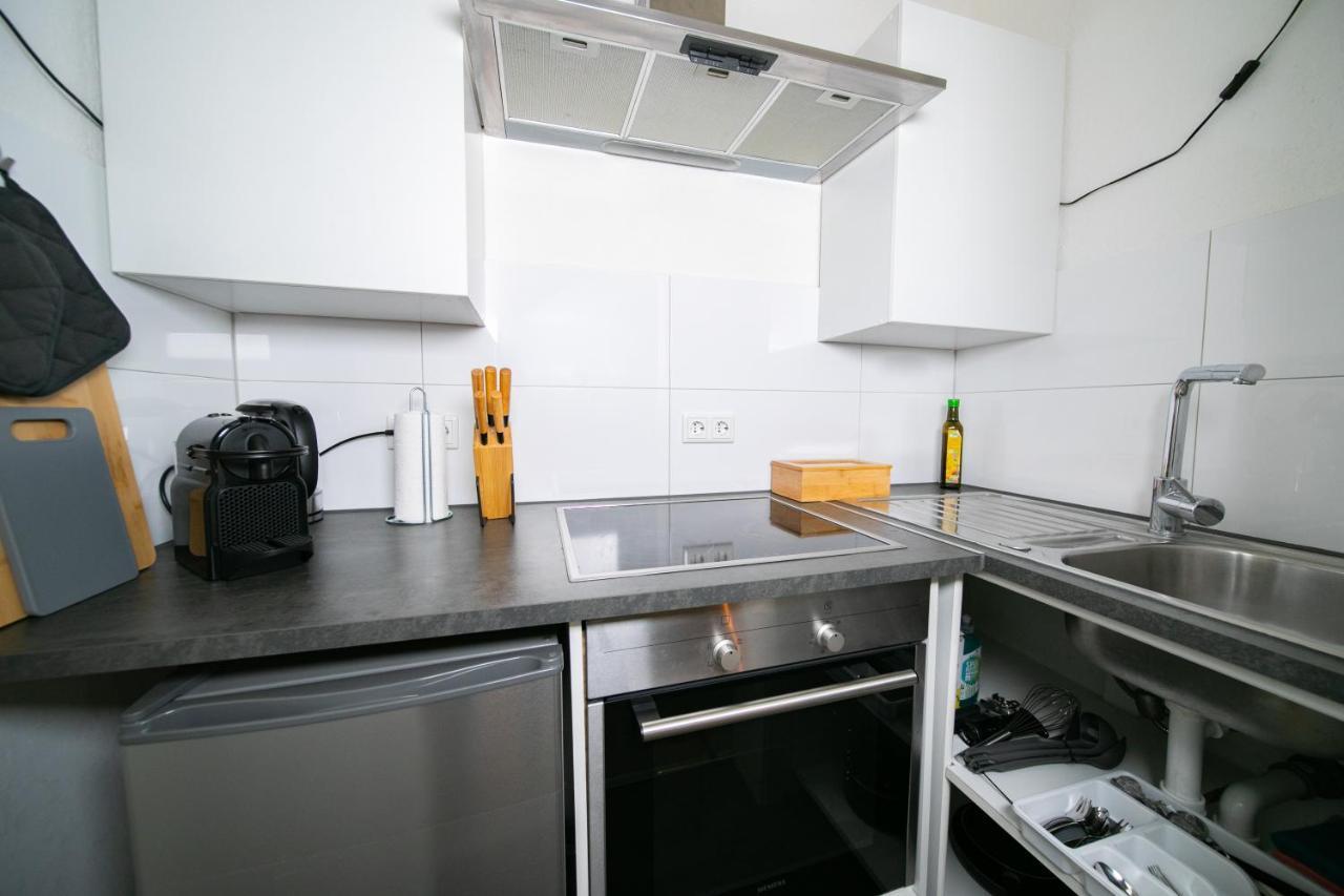 Favorite Stays - Suite And More - Kitchen นอยส์ ภายนอก รูปภาพ